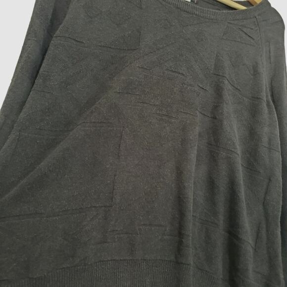 Billabong | Textured Pattern Round Neck Lightweight Knit Sweater - Picture 6 of 9